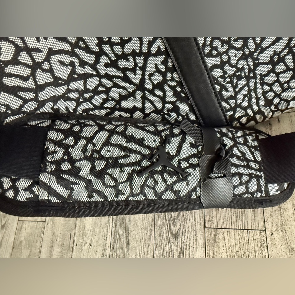 Jordan Monogram Black Elephant Print Duffle Bag (size Large) 40L - Picture 4 of 12